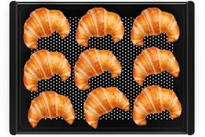 Круассаны в печи BAKERLUX SPEED.Pro
